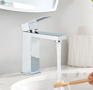 Chrome Bathroom Faucet, Single Handle Bathroom Faucet for Sink 1 Hole, Lavatory Vanity Tap