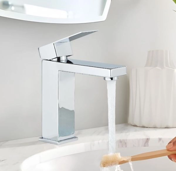 Chrome Bathroom Faucet, Single Handle Bathroom Faucet for Sink 1 Hole, Lavatory Vanity Tap