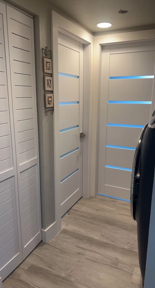 Single mdf modern interior swing door with frosted glass | Quadro 4117 White | 18 x 80 photo#11