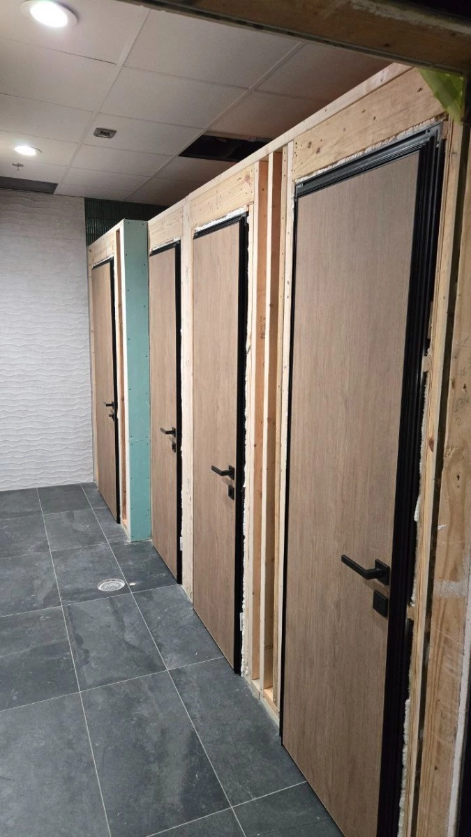 Single solid wood with honeycomb modern interior swing door | Planum 0010 Chocolate Ash | 18 x 80 photo#32