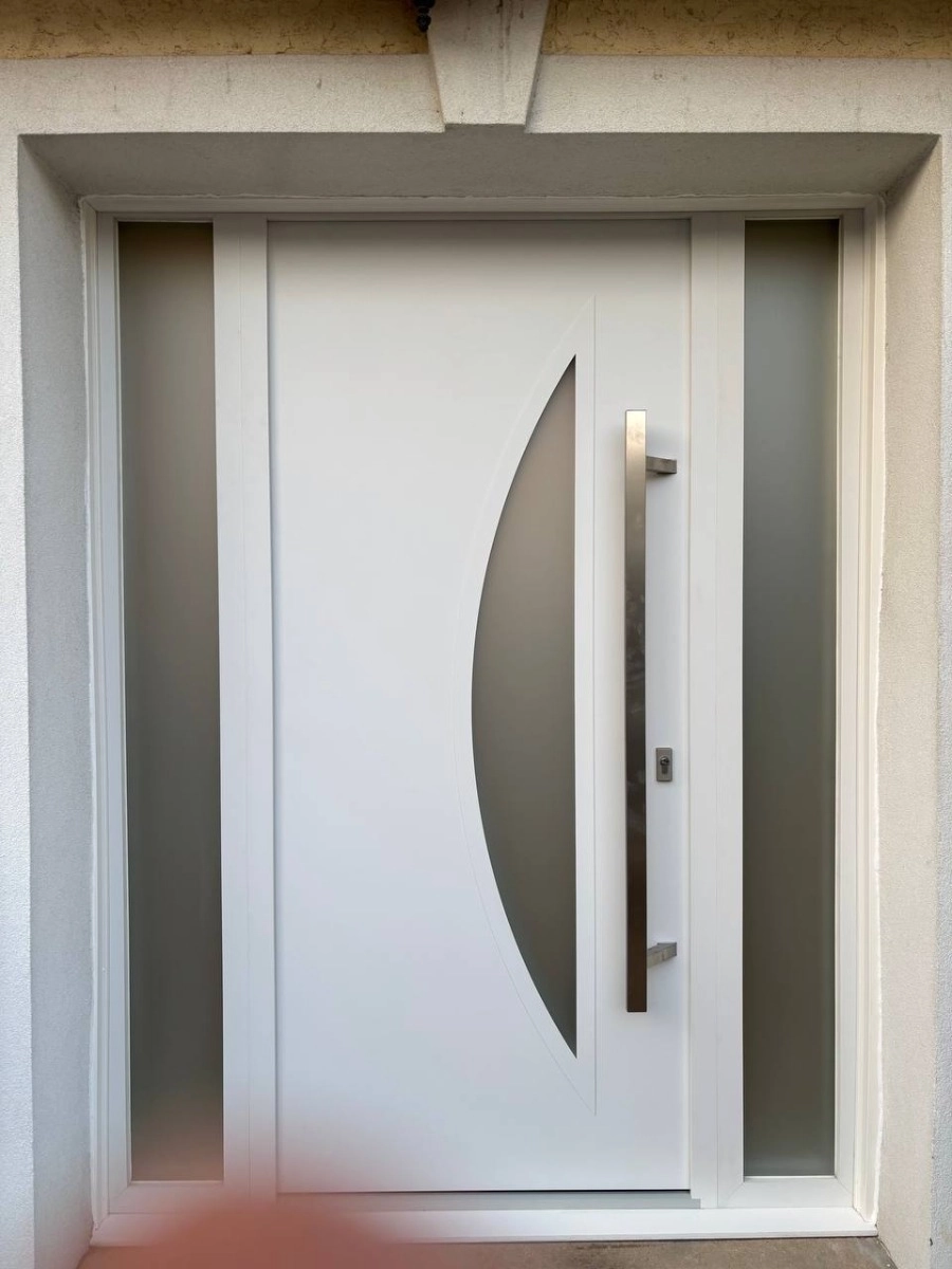 Exterior doors Deux 6501 Custom order white door with sidelight and frosted glass