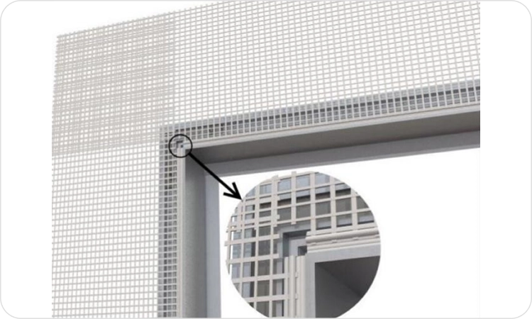 Reinforcing mesh applied with overlap at outer corners