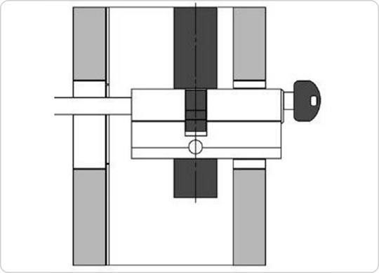 Axial alignment of the cylinder mounting hole with the lock