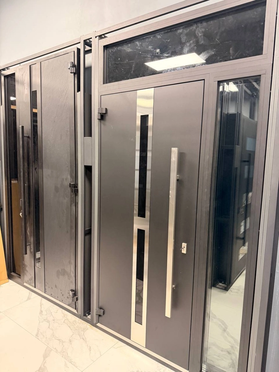 Door from Showroom, Fort Myers, Florida image
