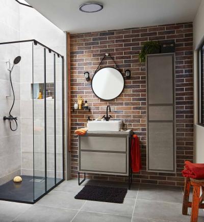 Designing a loft-style bathroom: bold ideas and materials